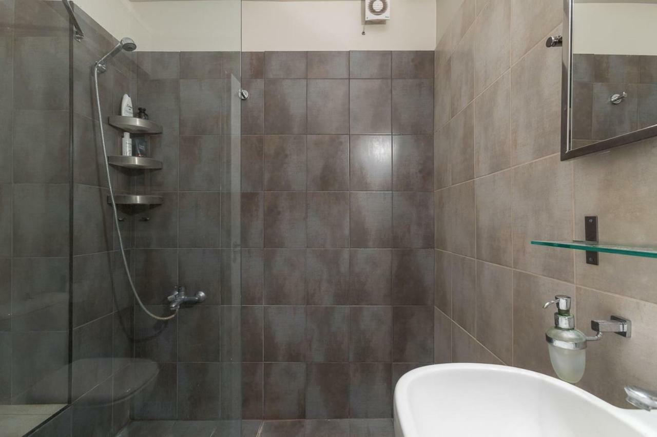Spacious & Modern Flat In Heart Of Athens Exterior photo